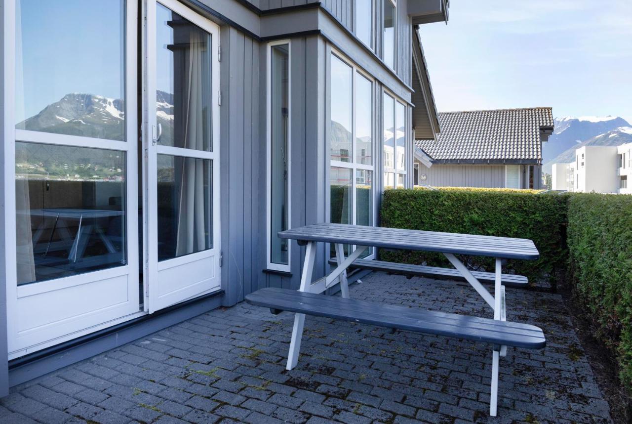 Aursnes Hotell Sykkylven ภายนอก รูปภาพ