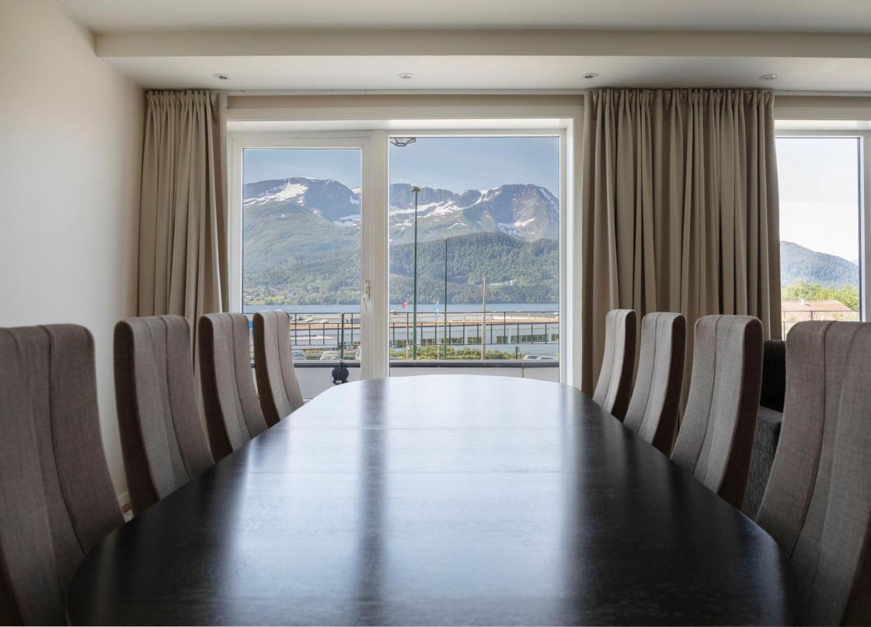 Aursnes Hotell Sykkylven ภายนอก รูปภาพ