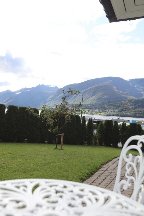 Aursnes Hotell Sykkylven ภายนอก รูปภาพ