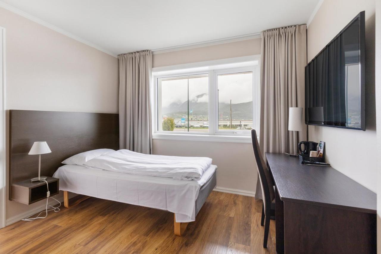 Aursnes Hotell Sykkylven ภายนอก รูปภาพ